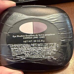 Eye Shadow Duo in Purple and Gray